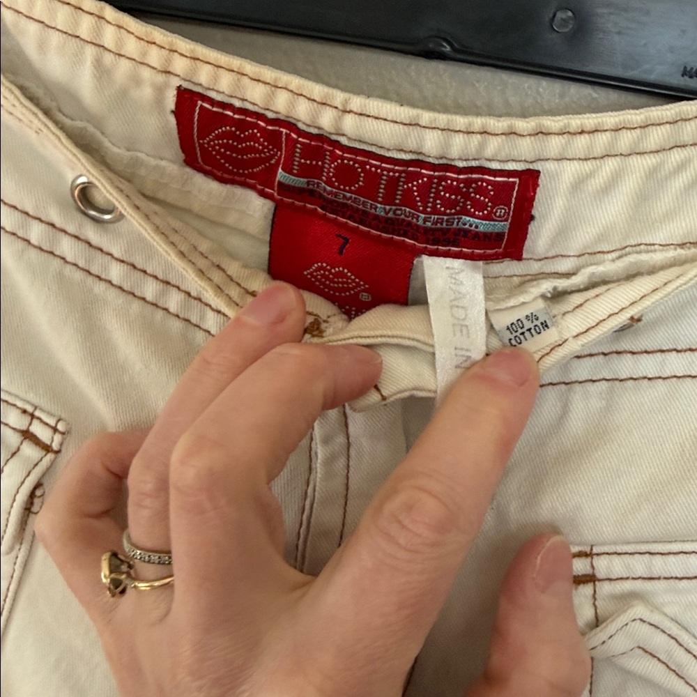 Vintage Hot Kiss low rise Cream Cargo Capri Pants with Red Label - Picture 2 of 8